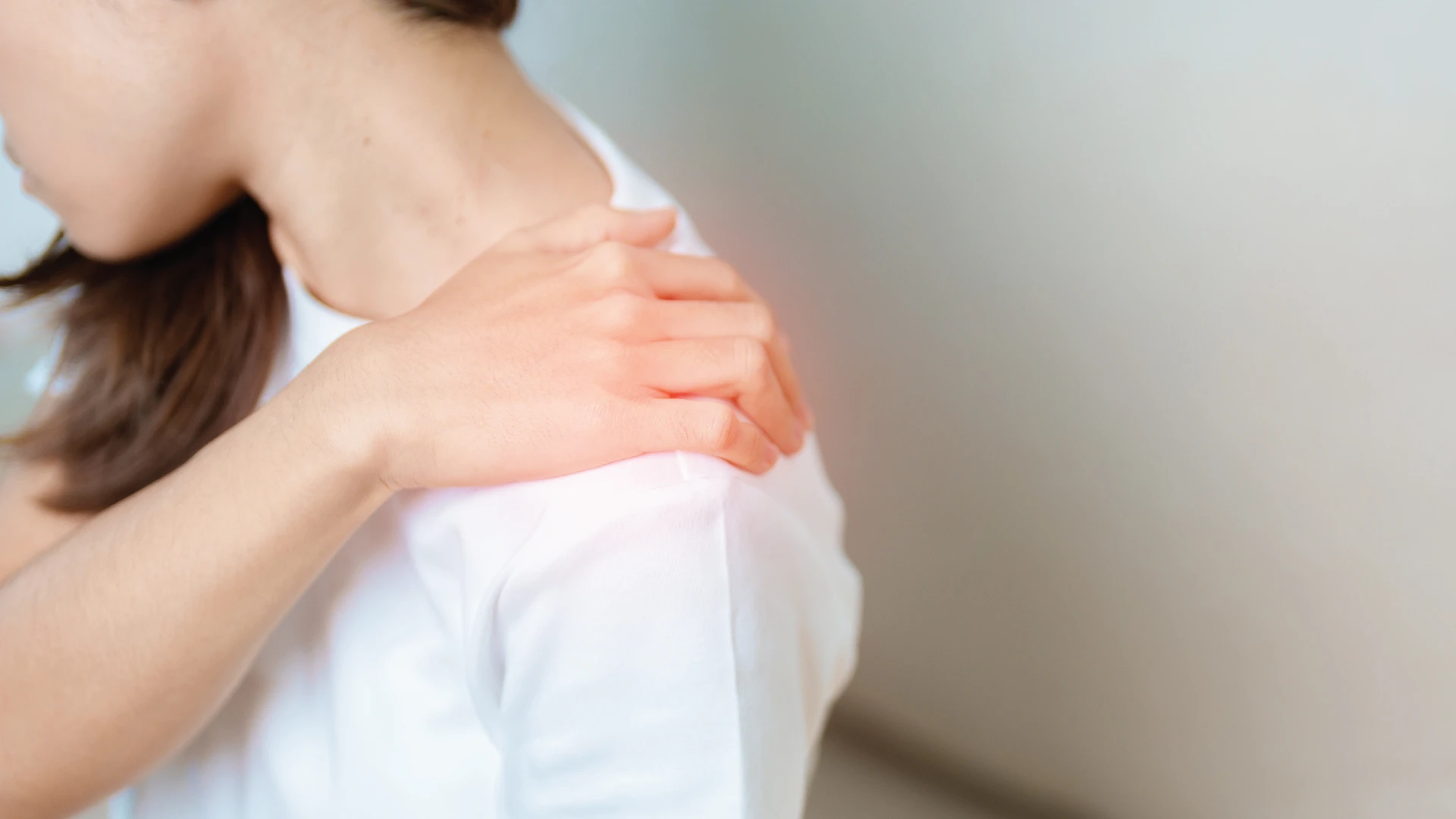 ผ่าตัดส่องกล้องกระดูกทับเอ็นหัวไหล่ (Impingement Syndrome)